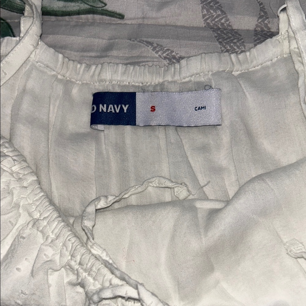 Old Navy White Ruffled Cami - Picture 2 of 5